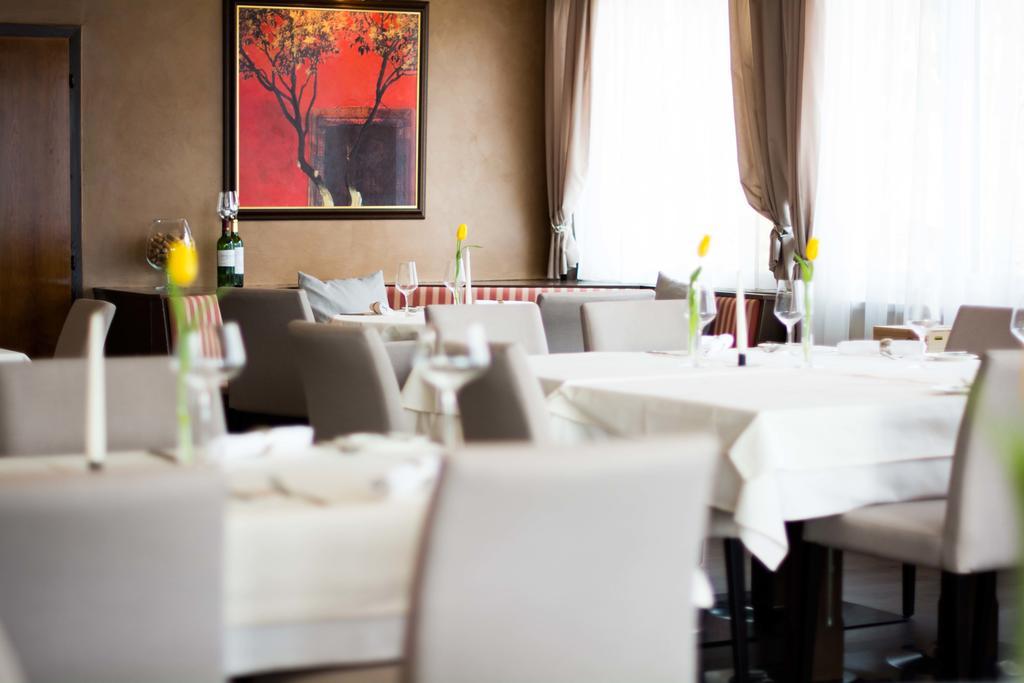 Hotel - Restaurant Soleo Krumpendorf Exteriör bild