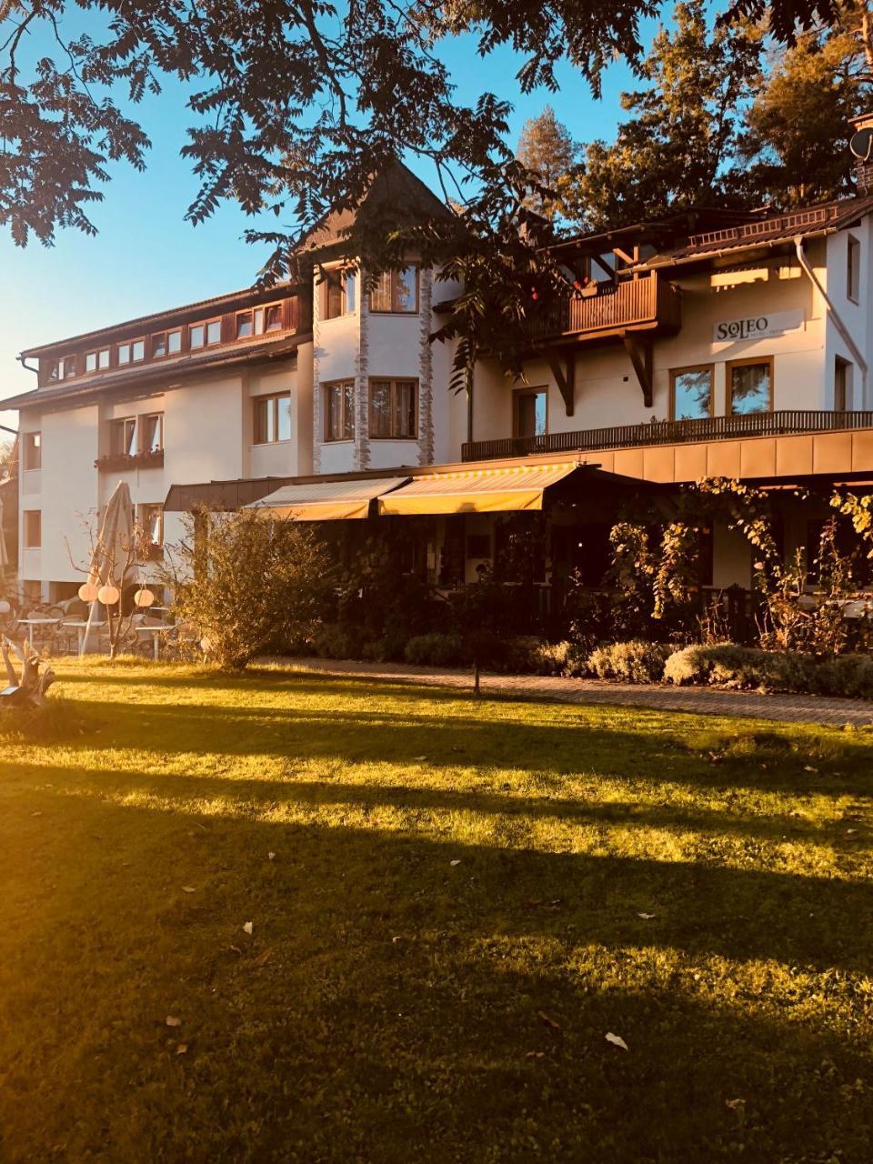 Hotel - Restaurant Soleo Krumpendorf Exteriör bild